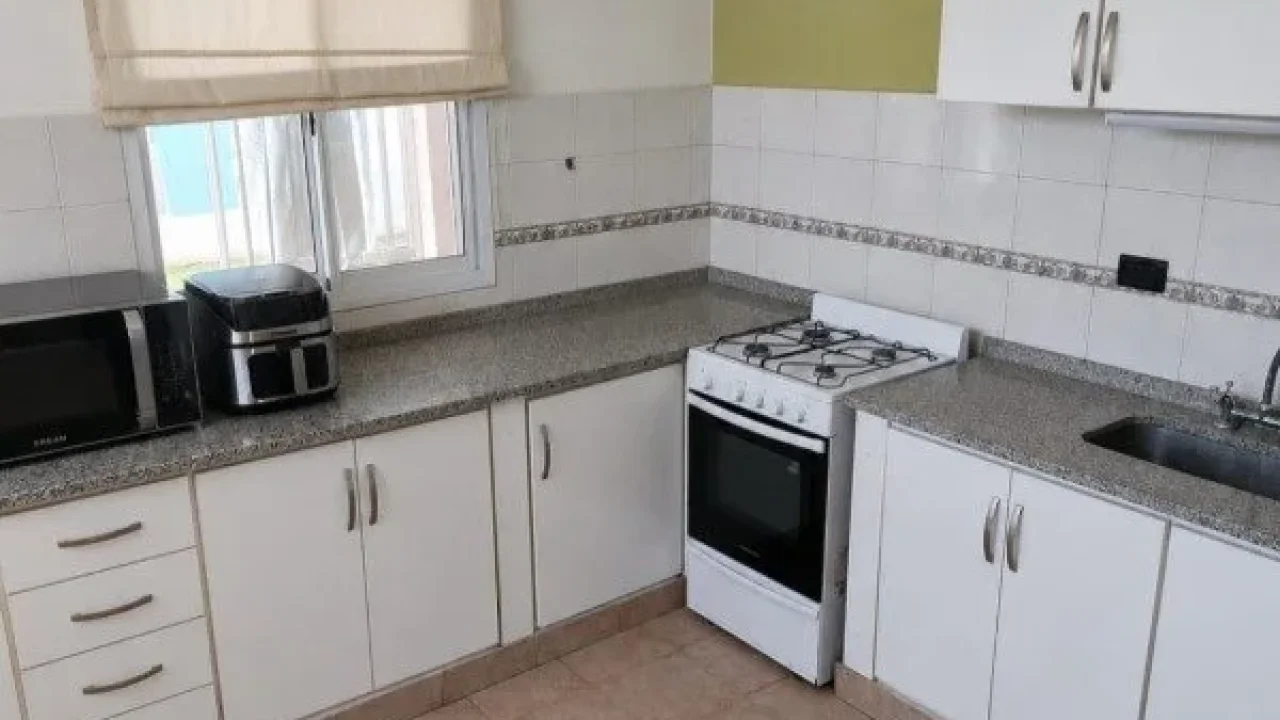 CASA EN VENTA LAVALLE Y SALTA