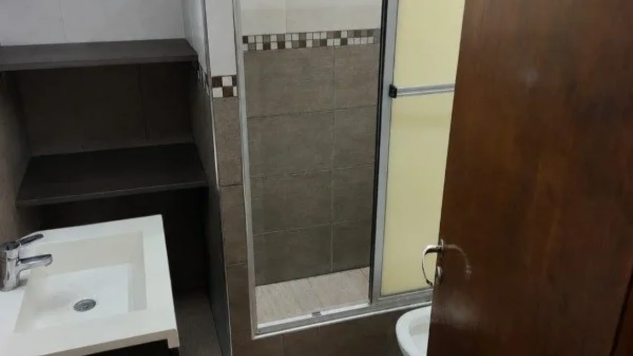 CASA EN VENTA LAVALLE Y SALTA
