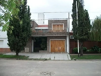 CASA EN VENTA EN 12 DE OCTUBRE 1523