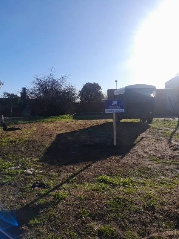 LOTE EN VENTA EN CARLOS GARDEL Y MOYA
