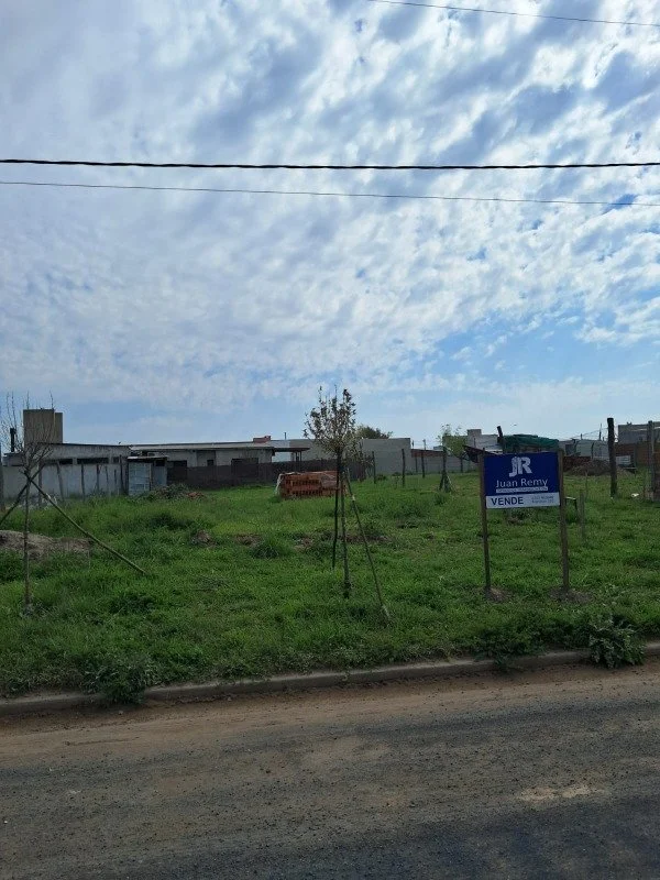 LOTE EN BARRIO LAS ROSAS