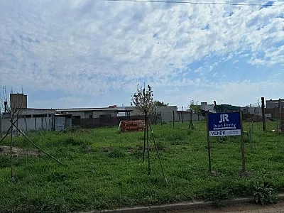 LOTE EN BARRIO LAS ROSAS
