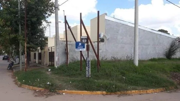 TERRENO EN 12 DE OCTUBRE Y JUAN MANUEL DE ROSAS