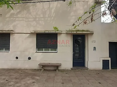 Casa en venta en Suarez N° 172 e/ Pellegrini y Belgrano