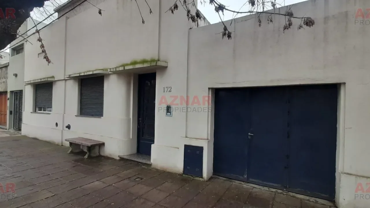 Casa en venta en Suarez N° 172 e/ Pellegrini y Belgrano