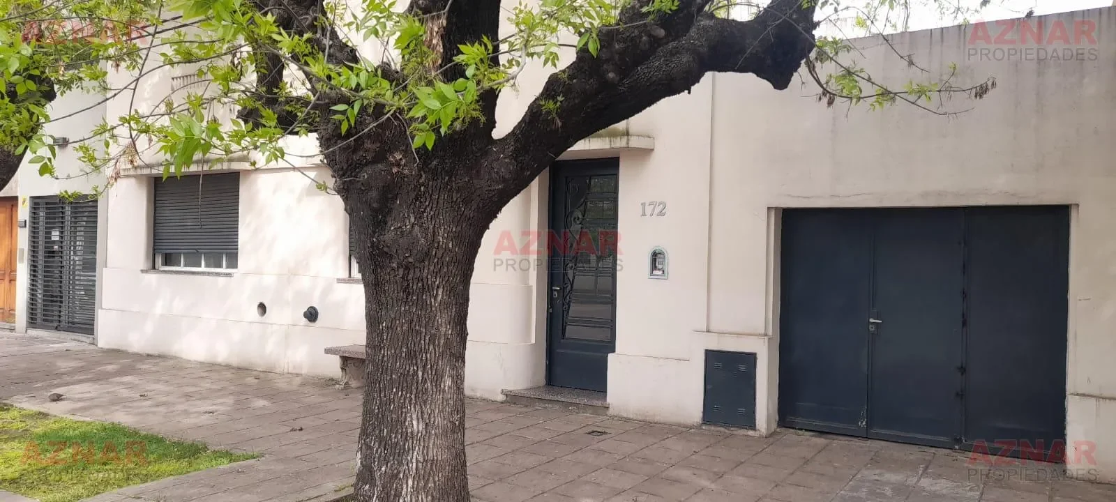 Casa en venta en Suarez N° 172 e/ Pellegrini y Belgrano