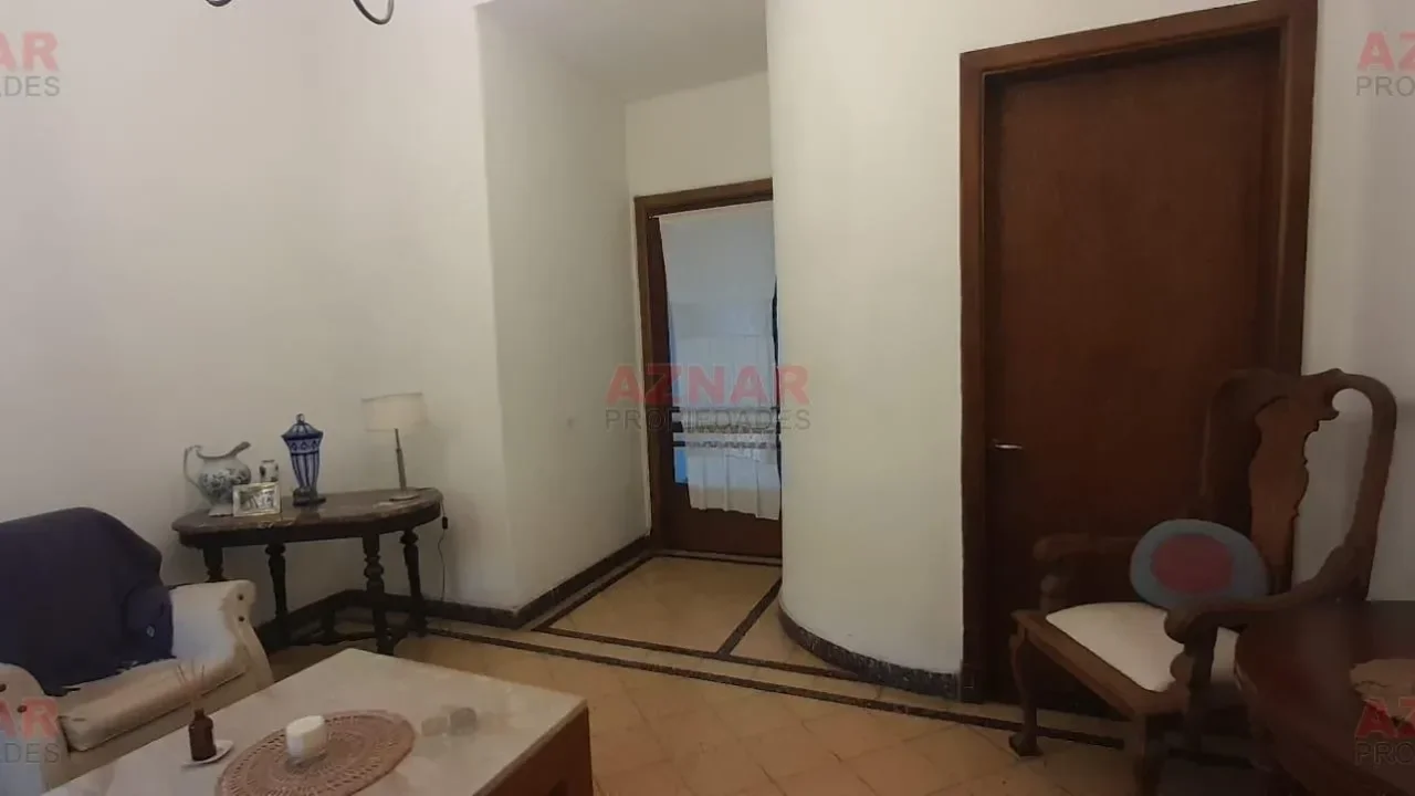 Casa en venta en Suarez N° 172 e/ Pellegrini y Belgrano