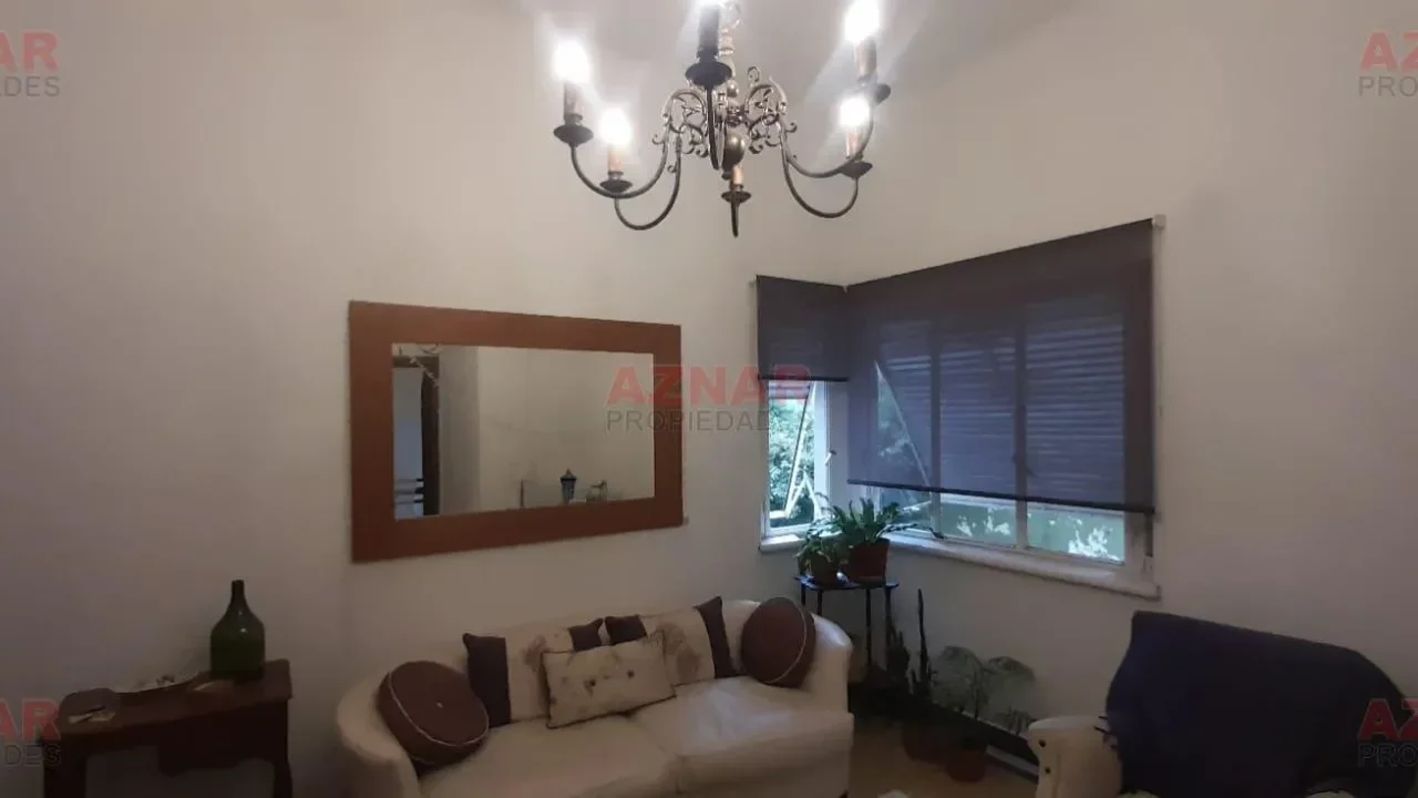 Casa en venta en Suarez N° 172 e/ Pellegrini y Belgrano