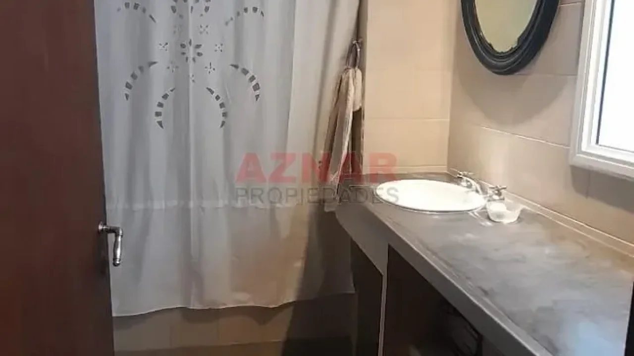 Casa en venta en Suarez N° 172 e/ Pellegrini y Belgrano