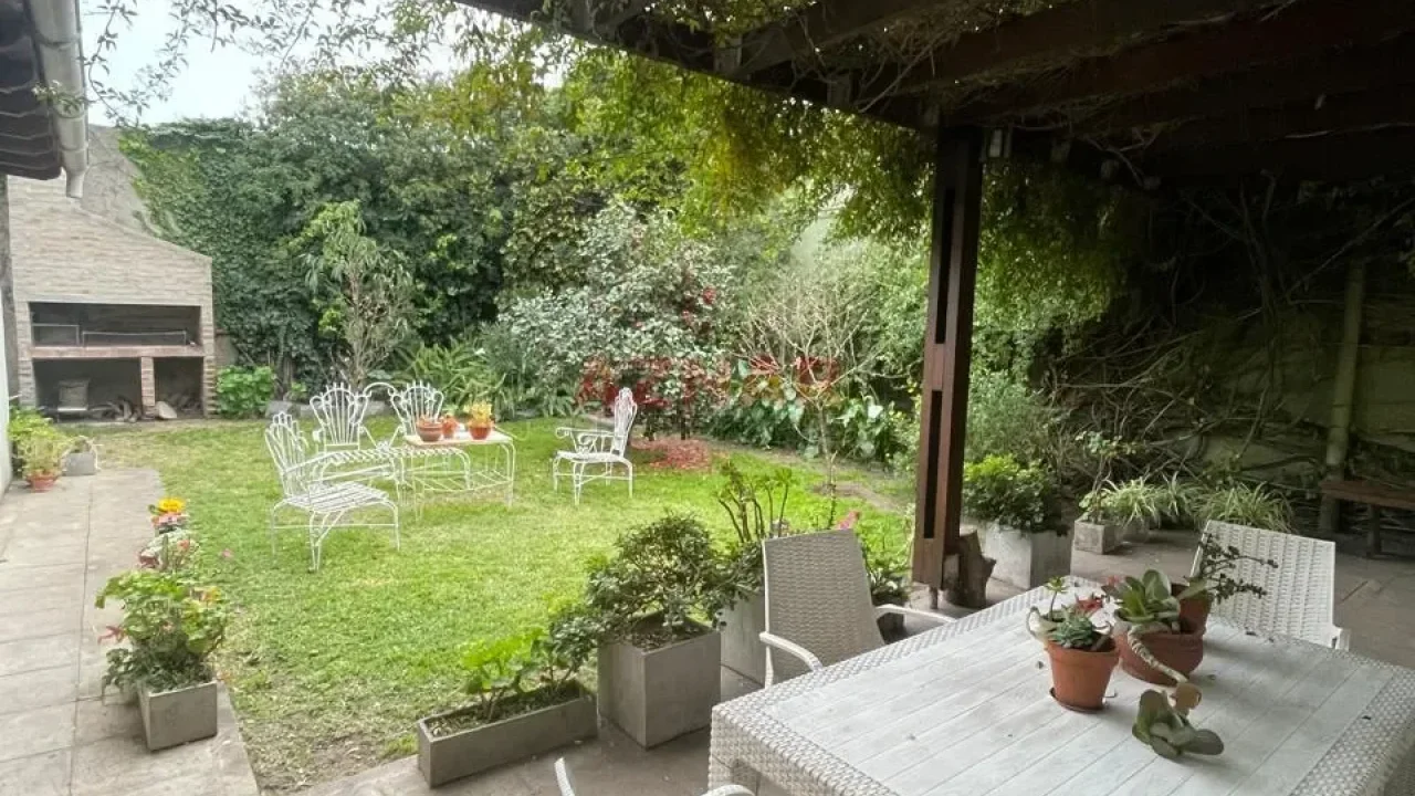 Casa en venta en Suarez N° 172 e/ Pellegrini y Belgrano