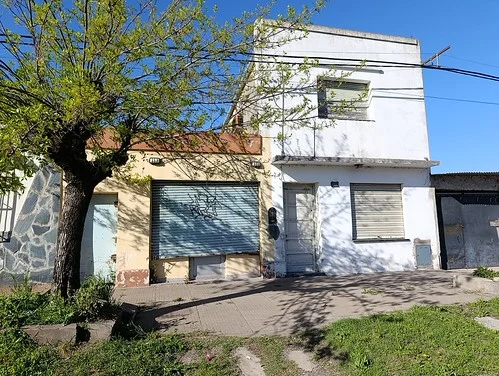 CASA Y LOCAL CON CUADRA DE PANADERIA