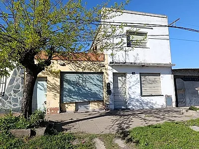 CASA Y LOCAL CON CUADRA DE PANADERIA