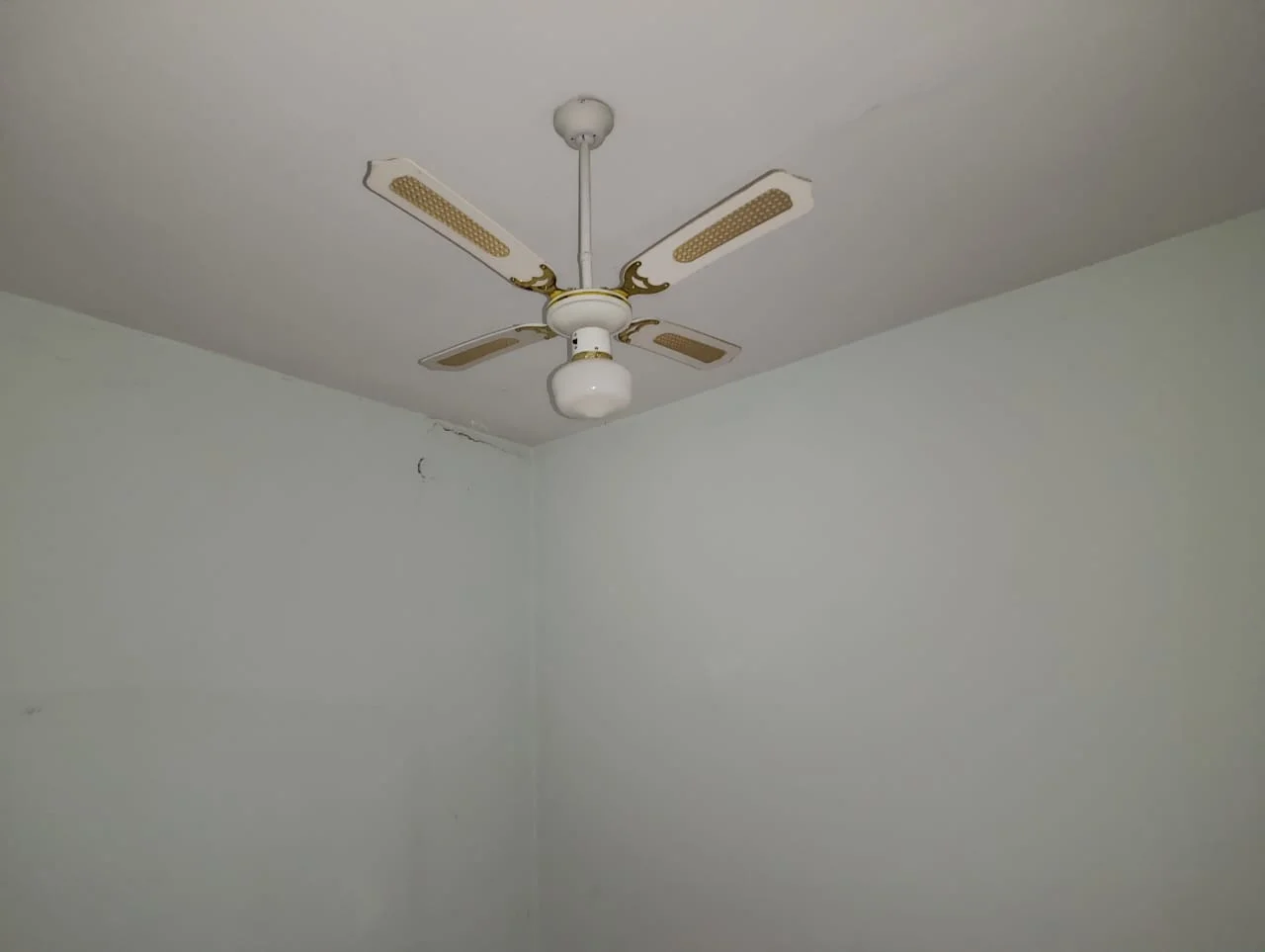 CASA INTERNA EXCELENTE UBICACION