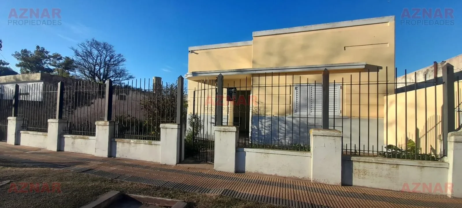 Casa en venta en Soldado Argentino N° 180 e/Av. Quintana y Güemes- MECHITA