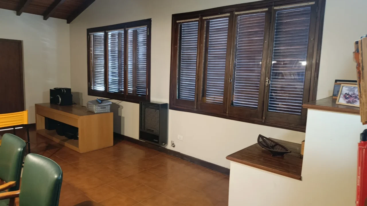 CHALET DE SOLIDA CONSTRUCCION EN IMPECABLE ESTADO
