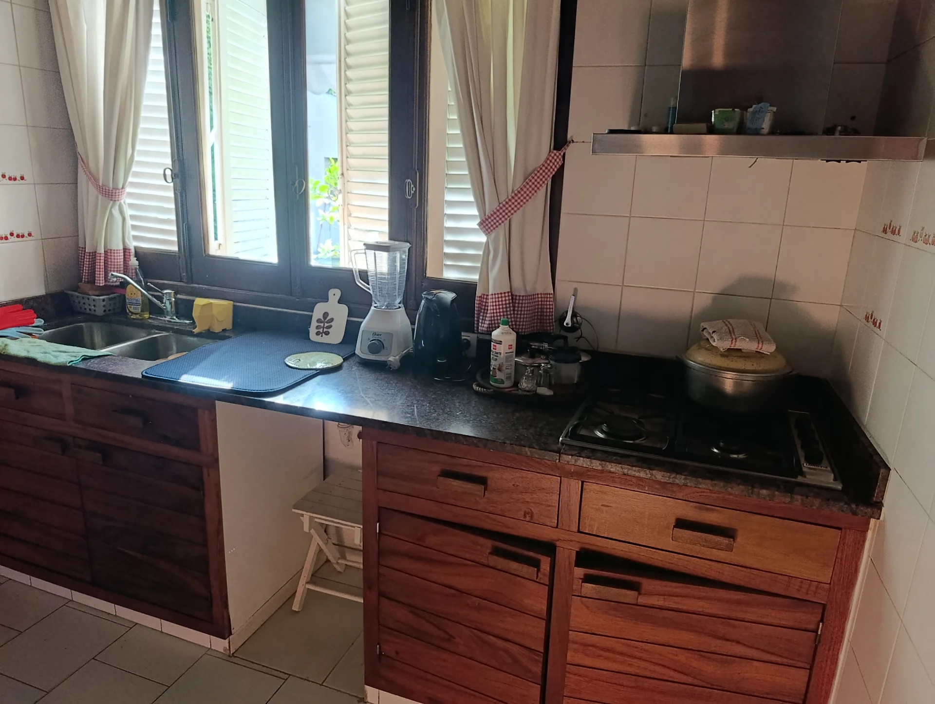 CHALET DE SOLIDA CONSTRUCCION EN IMPECABLE ESTADO