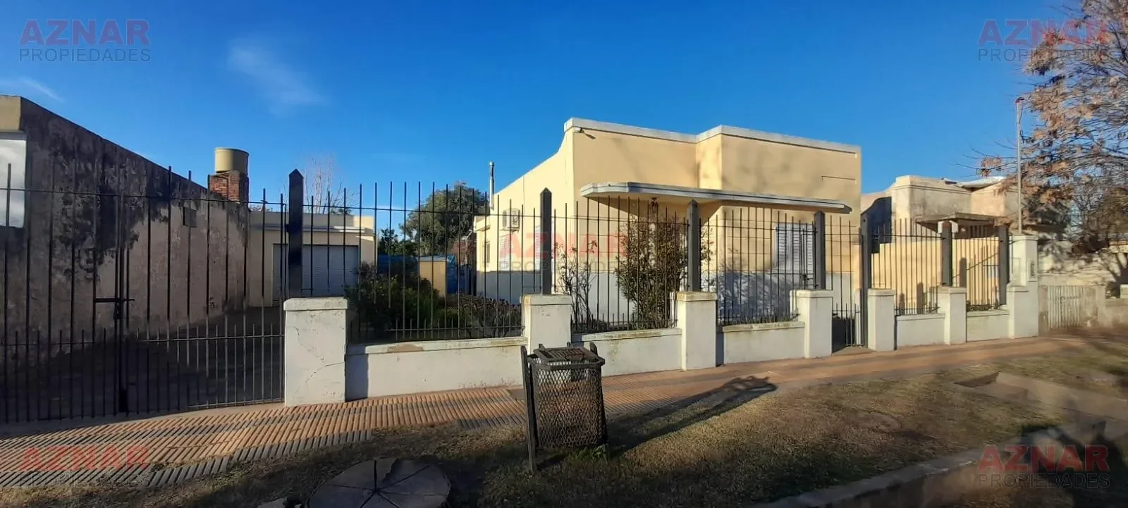 Casa en venta en Soldado Argentino N° 180 e/Av. Quintana y Güemes- MECHITA