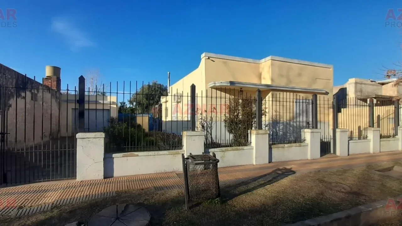 Casa en venta en Soldado Argentino N° 180 e/Av. Quintana y Güemes- MECHITA