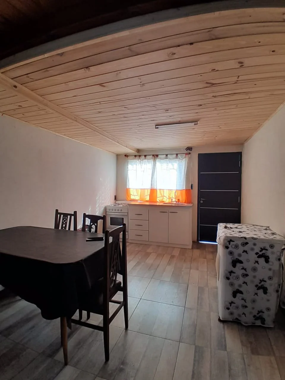 VENTA | CASA EN EXCELENTE ESTADO + DEPARTAMENTO