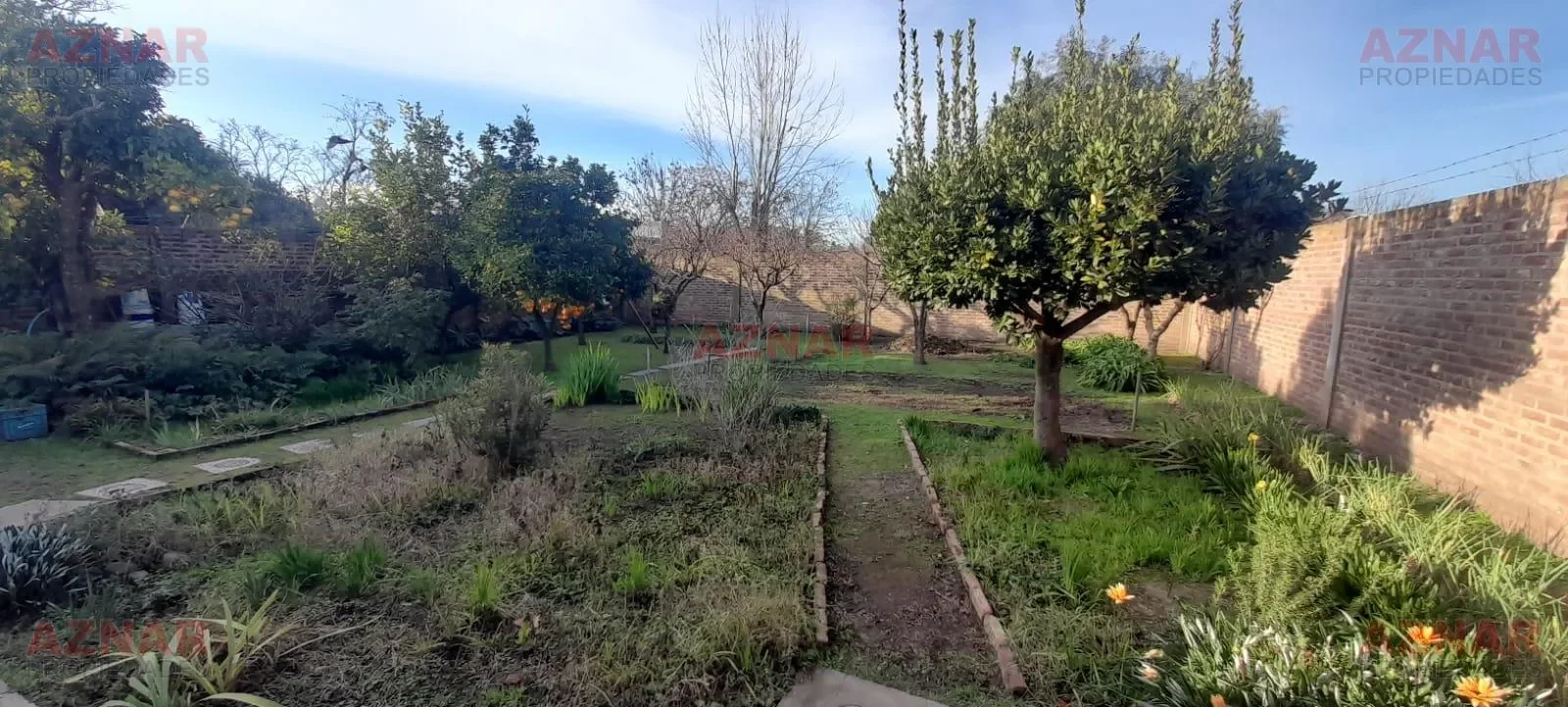Casa en venta en Soldado Argentino N° 180 e/Av. Quintana y Güemes- MECHITA