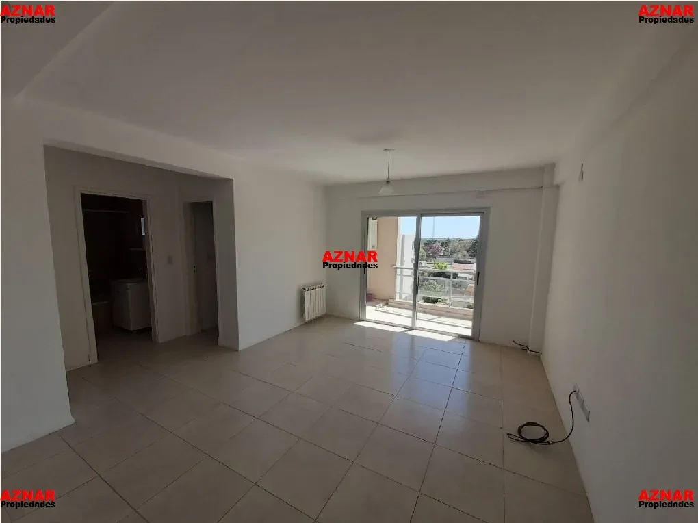 Departamento en alquiler en Macaya Nº 23 e/ Gral. Paz y Rivadavia