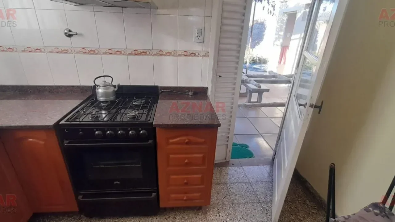 Casa en venta en Soldado Argentino N° 180 e/Av. Quintana y Güemes- MECHITA