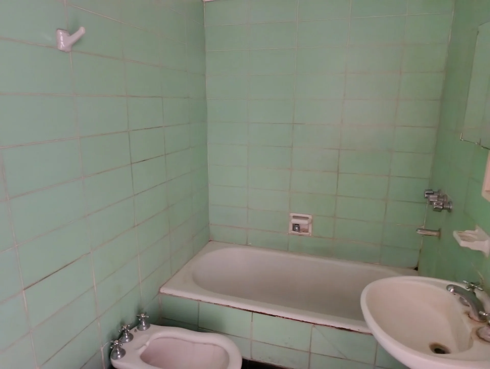 BRAGADO - VENTA - U$S. 35.000.- EDIFICIO "LA ESTACION" DUPLEX DE 3 AMPBIENTES - PRECIO PARA VENDER ! CONSULTAS SAAVEDRA 30 BRAGADO