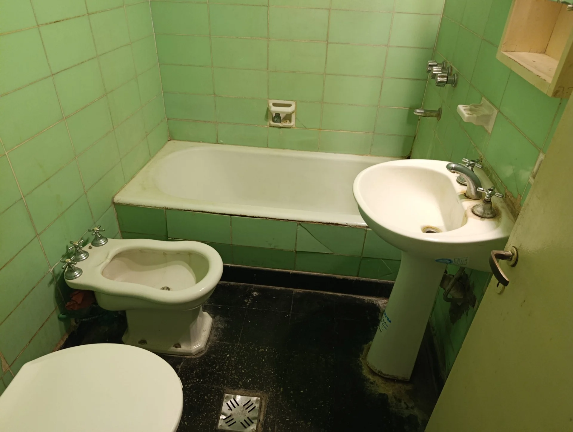 BRAGADO - VENTA - U$S. 35.000.- EDIFICIO "LA ESTACION" DUPLEX DE 3 AMPBIENTES - PRECIO PARA VENDER ! CONSULTAS SAAVEDRA 30 BRAGADO