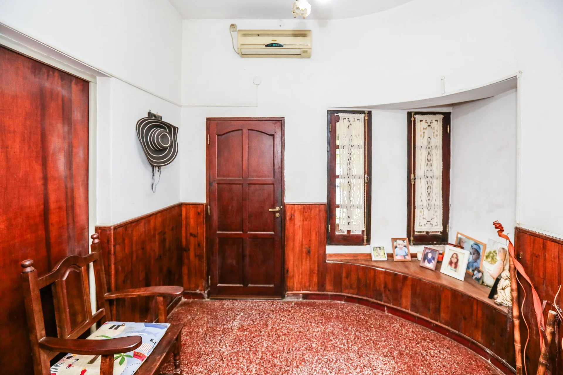 VENTA - CASA PELLEGRINI 100