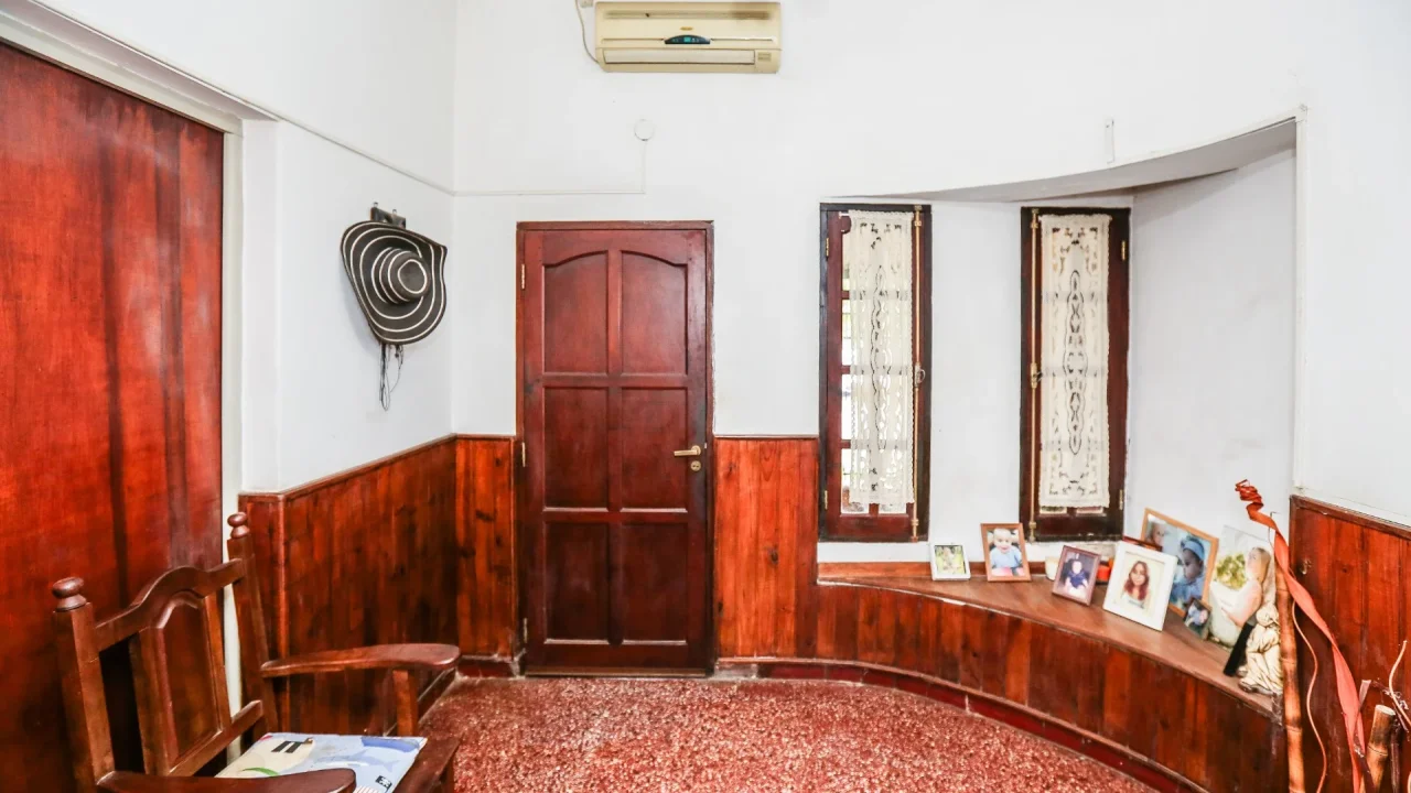 VENTA - CASA PELLEGRINI 100