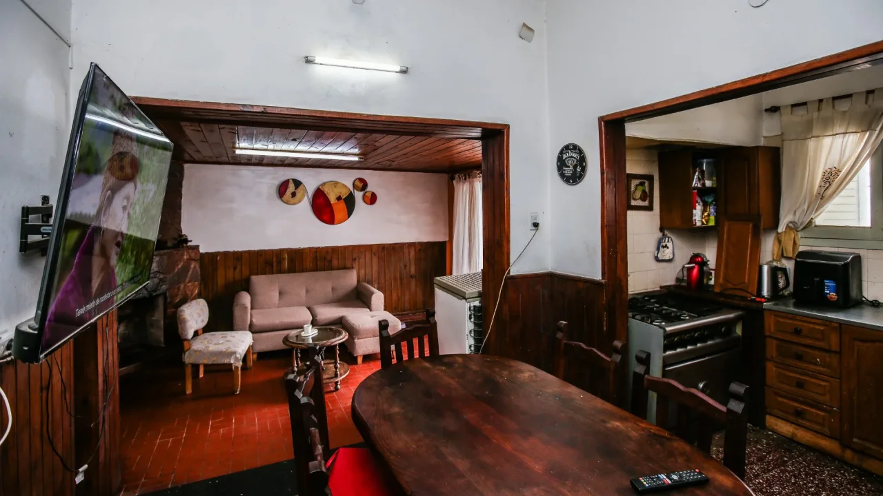 VENTA - CASA PELLEGRINI 100