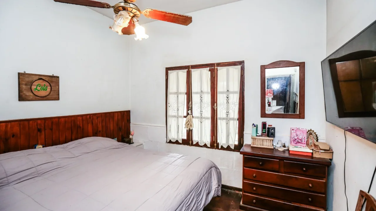 VENTA - CASA PELLEGRINI 100