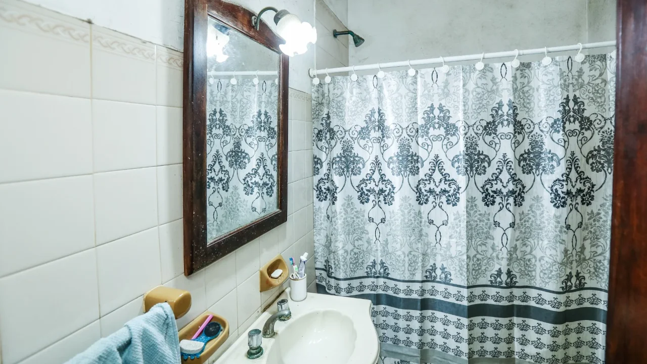 VENTA - CASA PELLEGRINI 100