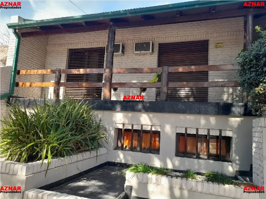 Casa en venta en Catamarca Nº 1681 e/ Rauch y Suarez