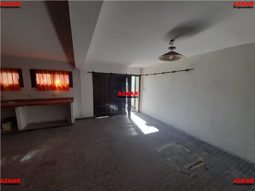 Casa en venta en Catamarca Nº 1681 e/ Rauch y Suarez