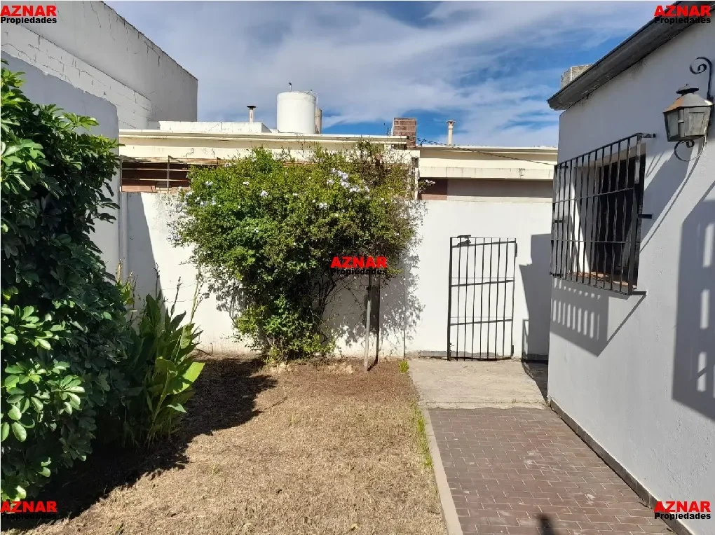 Casa en venta en Catamarca Nº 1681 e/ Rauch y Suarez