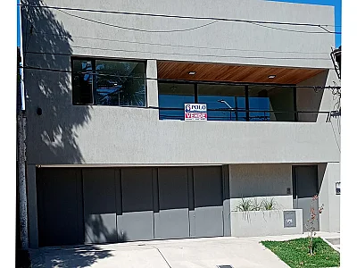 EN VENTA, DEPARTAMENTO UBICADO SOBRE CALLE 12 DE OCTUBRE N° 1715