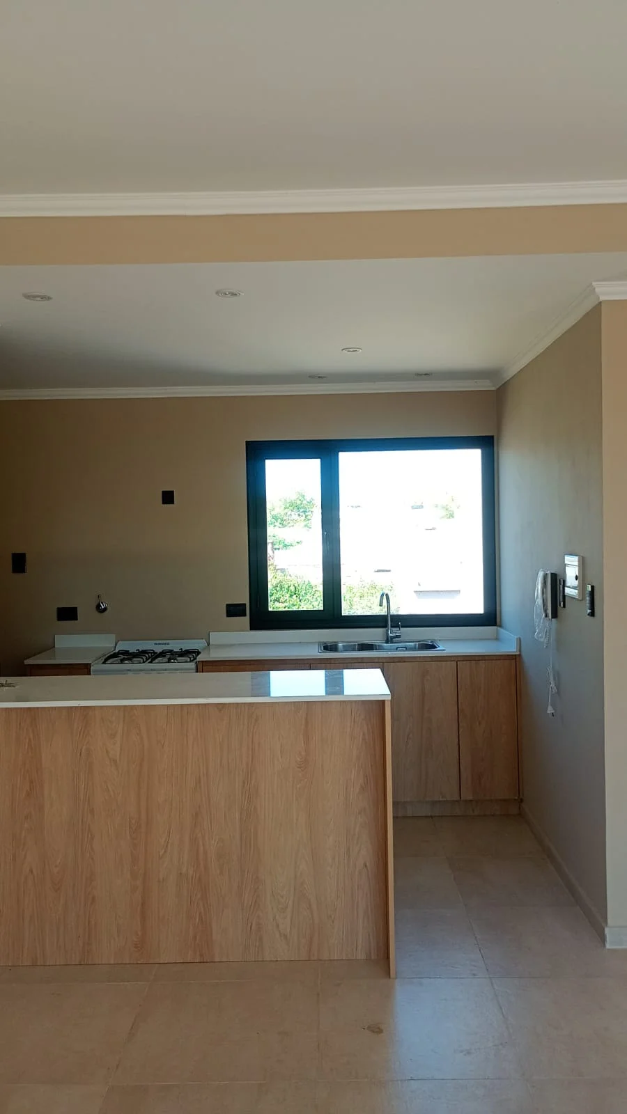 EN VENTA, DEPARTAMENTO UBICADO SOBRE CALLE 12 DE OCTUBRE N° 1715
