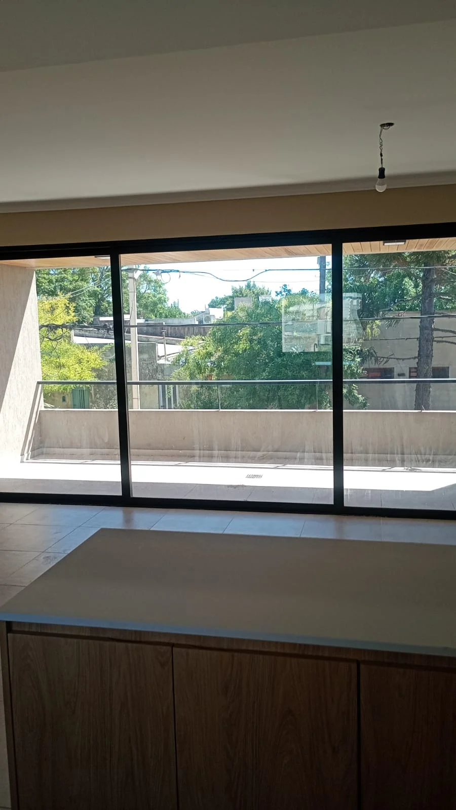 EN VENTA, DEPARTAMENTO UBICADO SOBRE CALLE 12 DE OCTUBRE N° 1715