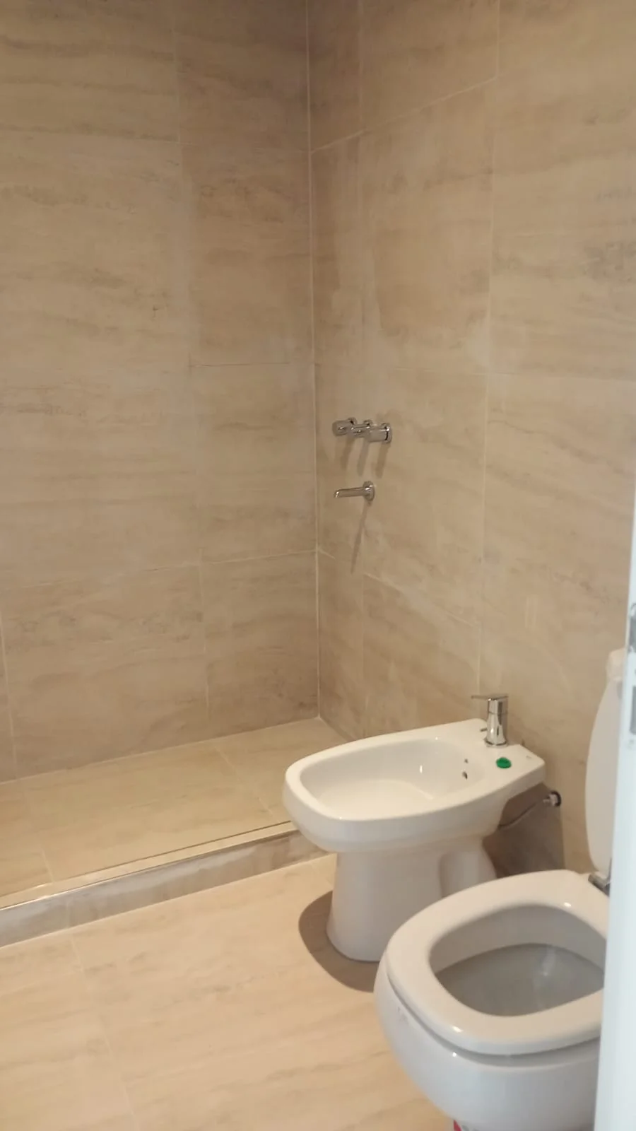 EN VENTA, DEPARTAMENTO UBICADO SOBRE CALLE 12 DE OCTUBRE N° 1715