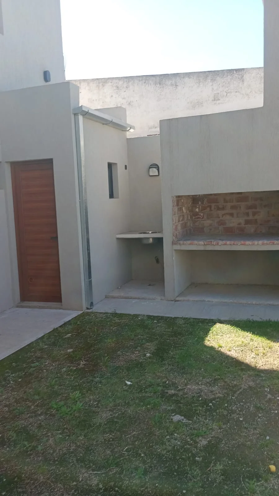 EN VENTA, DEPARTAMENTO UBICADO SOBRE CALLE 12 DE OCTUBRE N° 1715