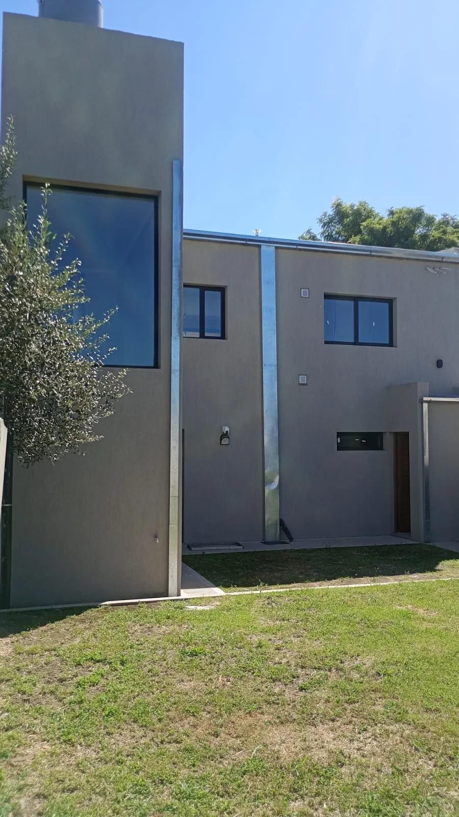 EN VENTA, DEPARTAMENTO UBICADO SOBRE CALLE 12 DE OCTUBRE N° 1715