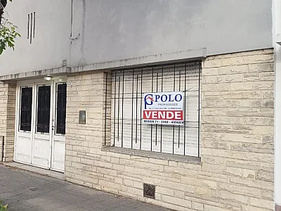 EN VENTA, CASA UBICADA SOBRE CALLE HIPÓLITO IRIGOYEN N°391