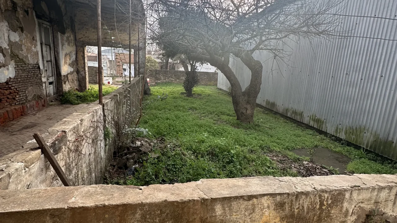 Galpon Germán Vega e / Pellegrini y Belgrano