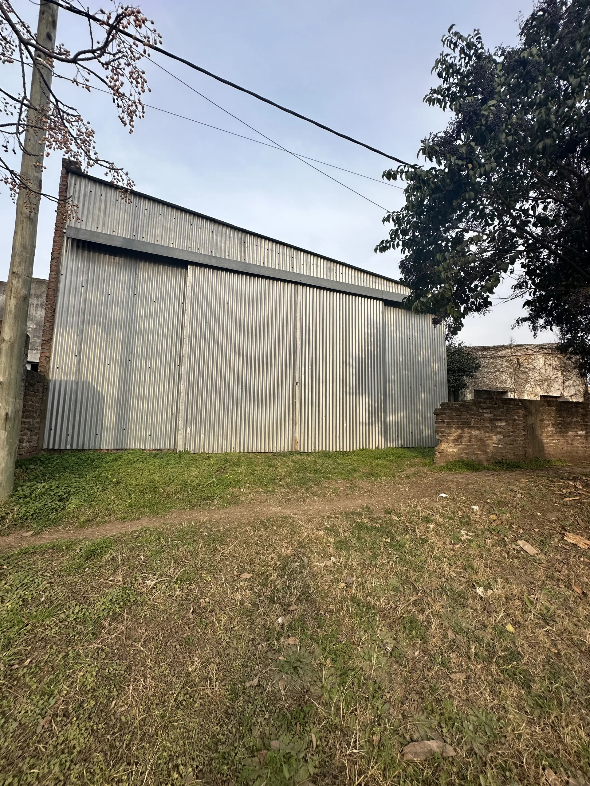 Galpon Germán Vega e / Pellegrini y Belgrano
