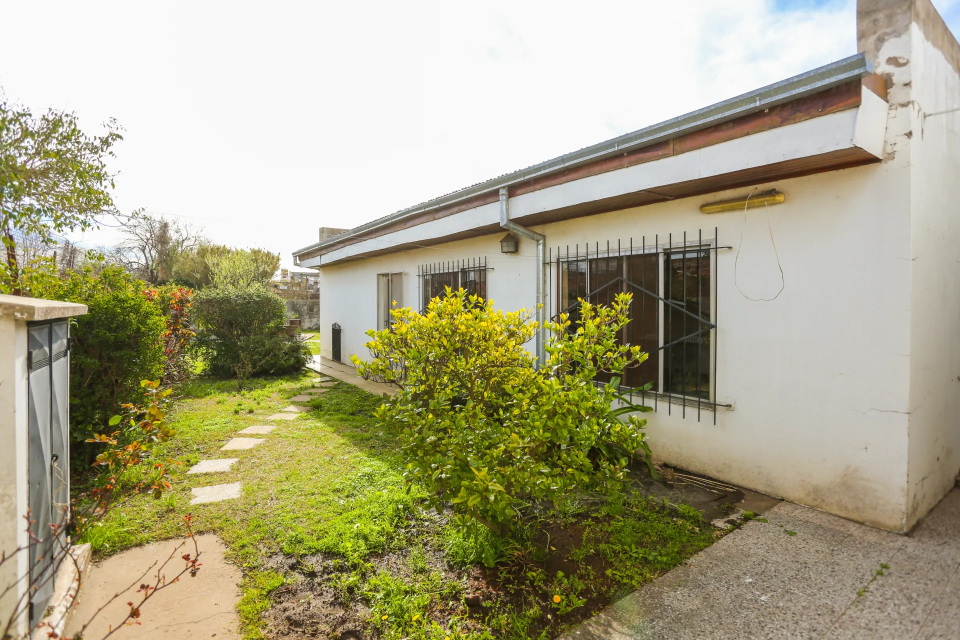 VENTA - CASA SANTA ROSA