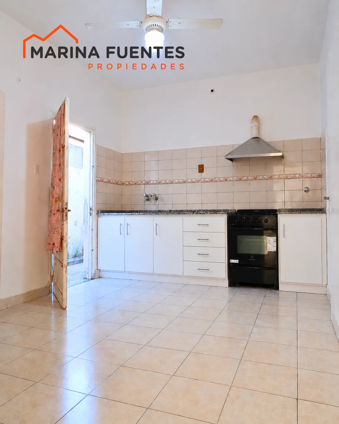 EN VENTA ➡️ CASA CÉNTRICA