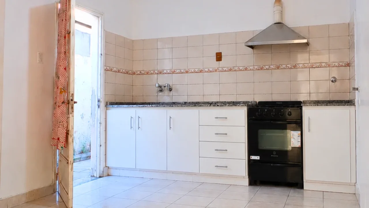 EN VENTA ➡️ CASA CÉNTRICA