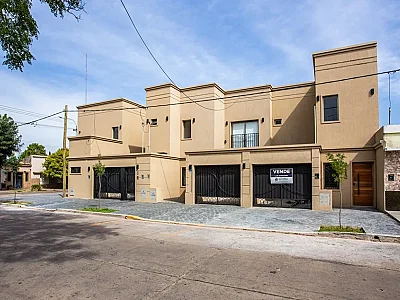 VENTA - CASA RIO JURAMENTO Y DORREGO