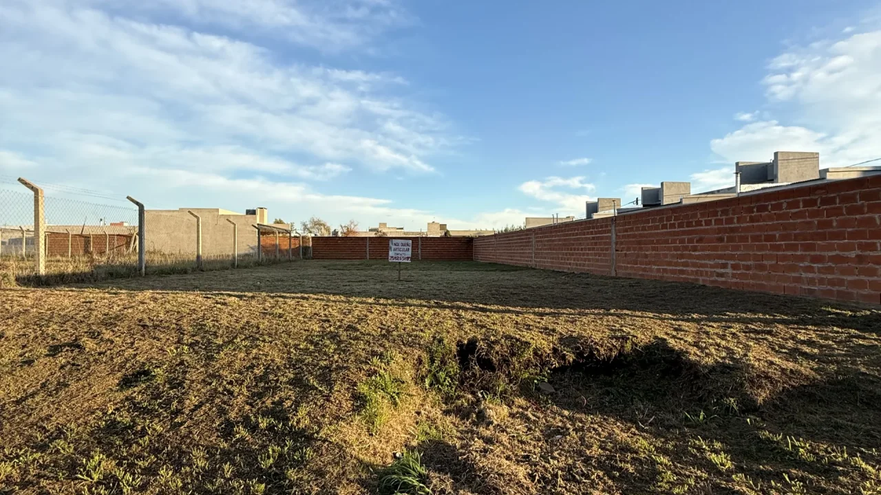 Lote en Barrio Las Rosas calle Juan Manuel de Rosas